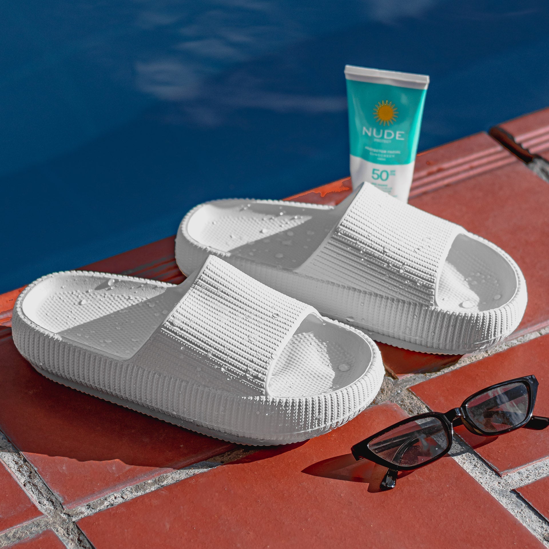 gid://shopify/MediaImage/24692153483358